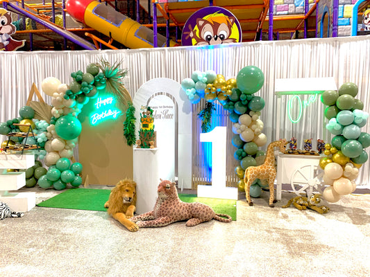 Safari Theme First Birthday | Life Size Backdrop | Jungle Theme Decoration